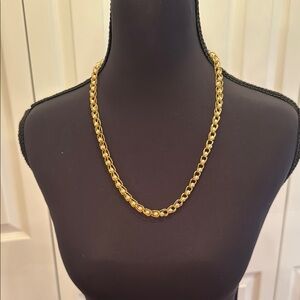 Elegant Gold Tone Necklace with Rope and Link Styles